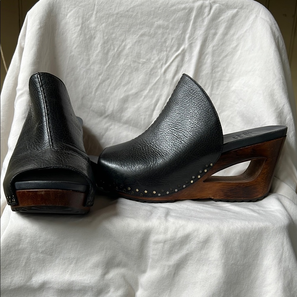 Dansko Black Mules with Sculpted Heel and Open Back